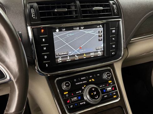 Used 2019 Lincoln Continental Reserve image 41