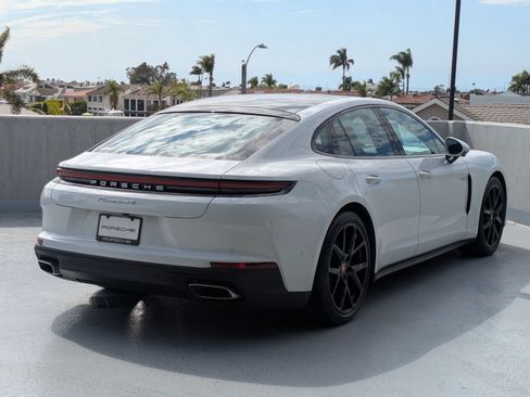 New 2025 Porsche Panamera 4 image 9
