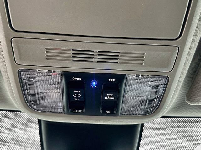 Used 2025 Honda Odyssey EX-L image 21