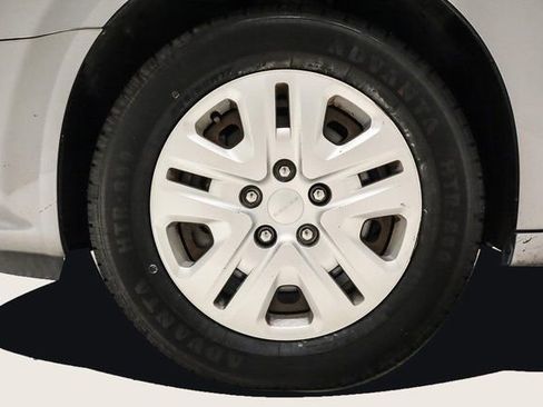 Used 2020 Dodge Grand Caravan SE image 9