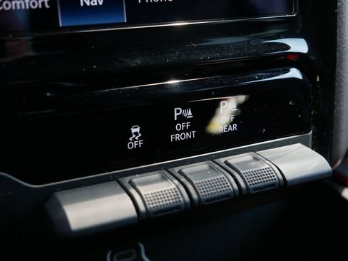 Used 2025 RAM 1500 Rebel AWD/4WD image 32