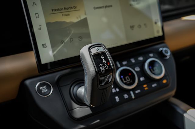 New 2026 Land Rover Defender 110 X-Dynamic SE AWD/4WD image 35
