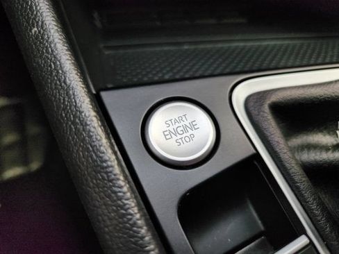 Used 2025 Volkswagen Jetta SE FWD image 20