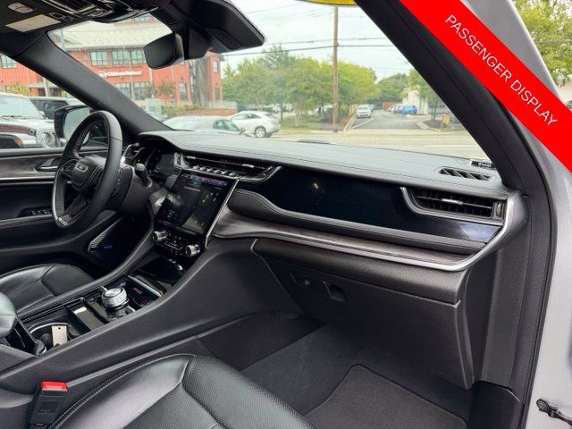 Used 2023 Jeep Grand Cherokee Overland AWD/4WD image 23