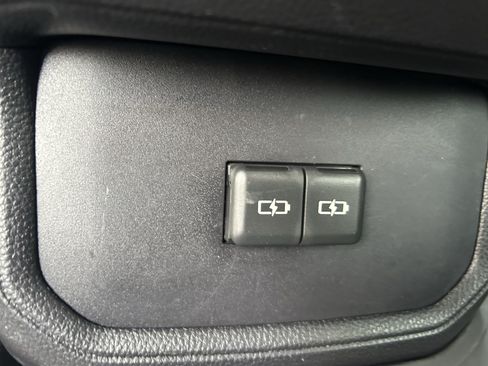 Used 2024 Toyota Highlander XLE AWD/4WD image 22