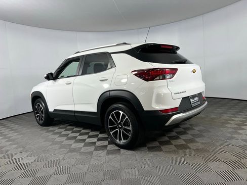 Used 2024 Chevrolet TrailBlazer LT w/ Convenience Package image 9