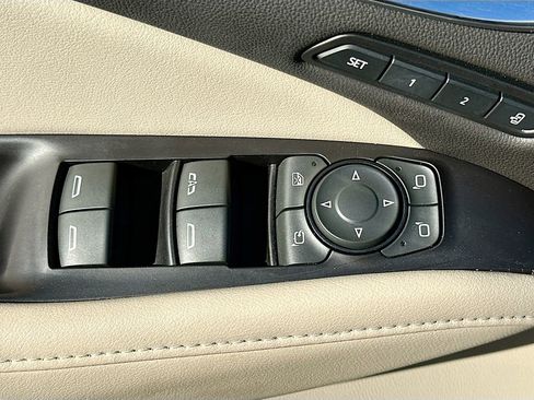 Used 2020 Buick Enclave Premium w/ Sun and Sites Package image 18