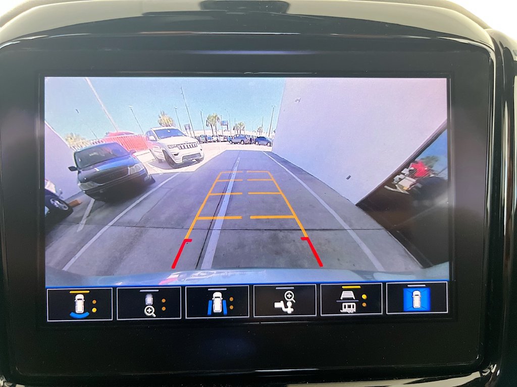Used 2023 Chevrolet Traverse LT w/ Rear Camera Mirror Package AWD/4WD image 13