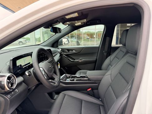 New 2026 Chevrolet Equinox LT w/ Convenience Package II FWD image 13
