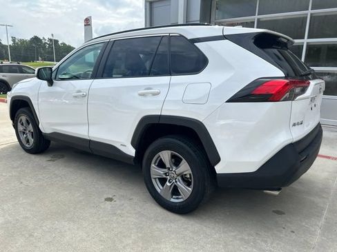 Used 2022 Toyota RAV4 LE AWD/4WD image 7