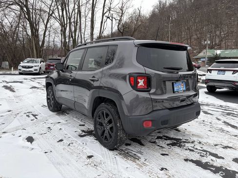 Used 2018 Jeep Renegade Altitude image 8