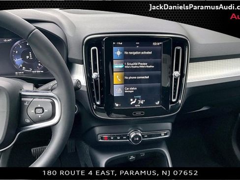 Used 2022 Volvo XC40 T5 Momentum image 6