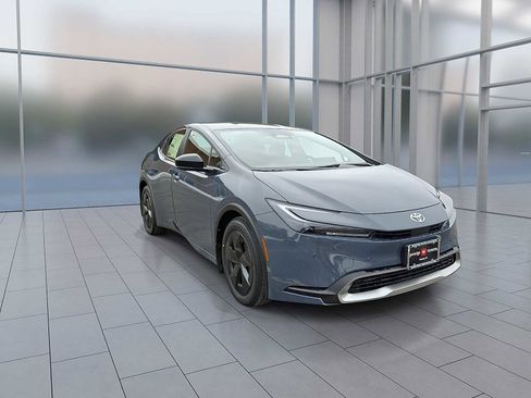 New 2026 Toyota Prius Plug-In Hybrid image 5