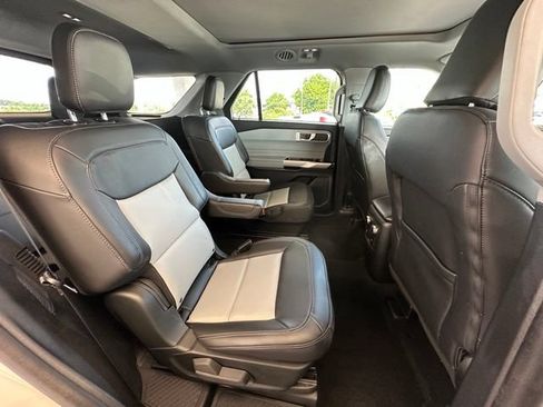 Used 2023 Ford Explorer XLT w/ Equipment Group 202A AWD/4WD image 27