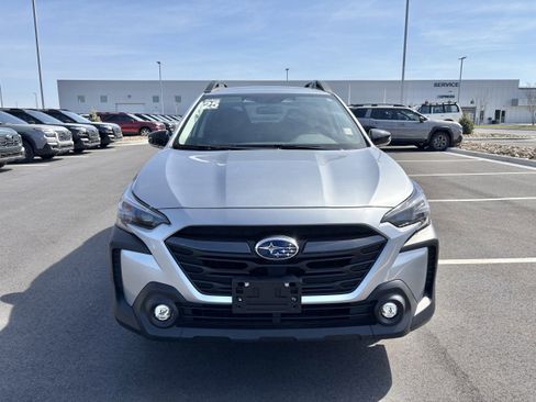 Used 2025 Subaru Outback Premium image 2