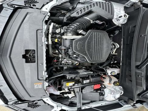 Used 2025 Cadillac XT6 Premium Luxury image 8