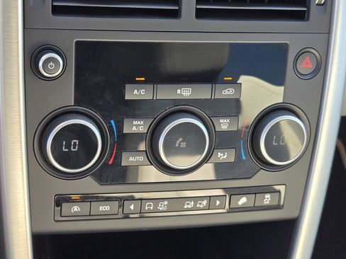 Used 2016 Land Rover Discovery Sport HSE image 19