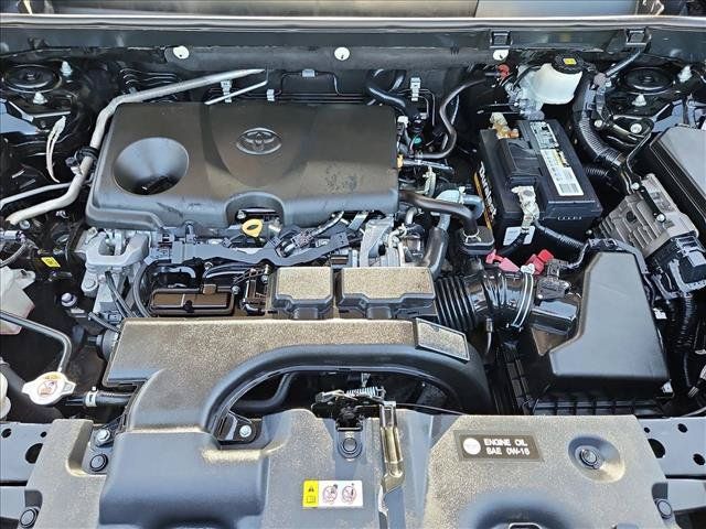 Used 2021 Toyota RAV4 LE FWD image 21