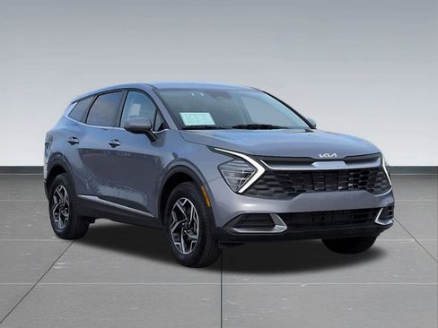 Used 2025 Kia Sportage LX image 8