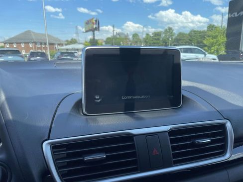 Used 2016 MAZDA MAZDA3 i Sport w/ Preferred Equipment Package FWD image 11