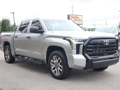 Used 2023 Toyota Tundra SR AWD/4WD image 5