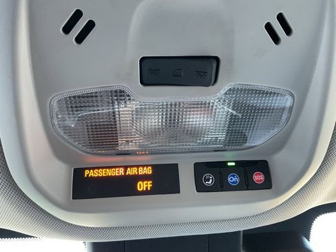 Used 2025 Chevrolet Trax LT image 28