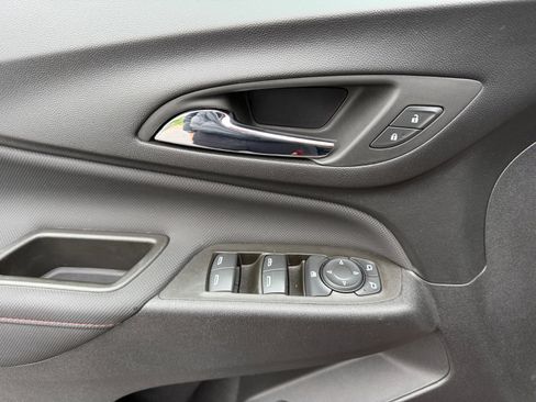 Used 2023 Chevrolet Equinox RS image 13