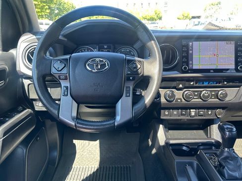 Used 2022 Toyota Tacoma TRD Off-Road w/ TRD Premium Off Road Package AWD/4WD image 14