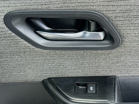 Used 2022 Nissan Rogue SV FWD image 29