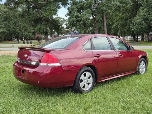 Used 2009 Chevrolet Impala LT w/ Luxury Edition Package FWD image 3
