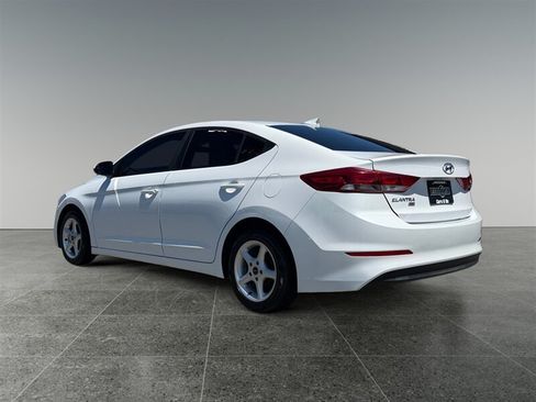 Used 2017 Hyundai Elantra SE FWD image 3