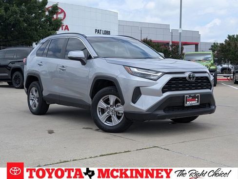 Used 2025 Toyota RAV4 XLE w/ Convenience Package FWD image 1