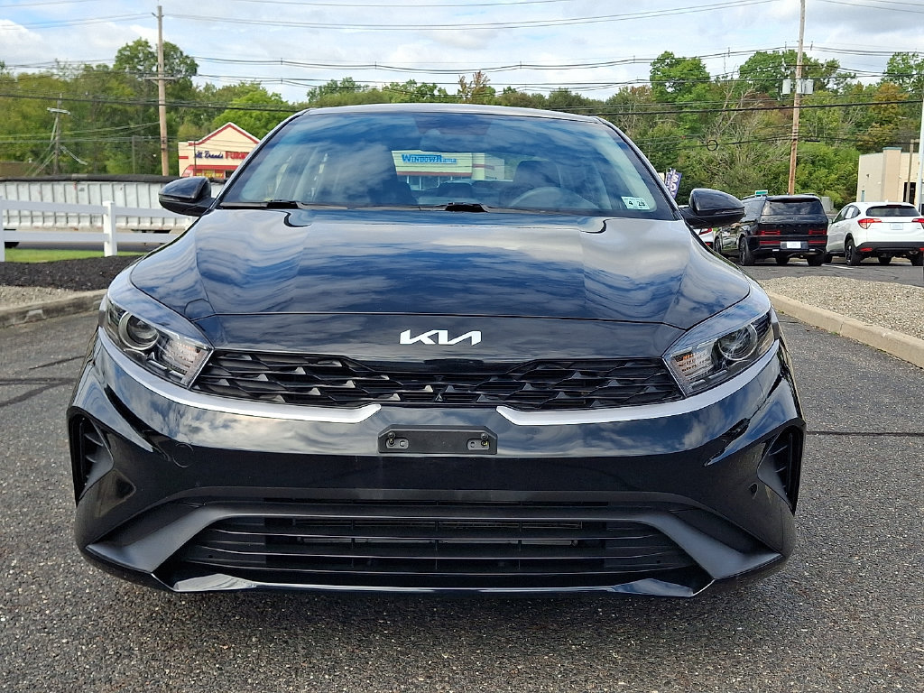Used 2024 Kia Forte LXS w/ LXS Technology Package FWD image 5