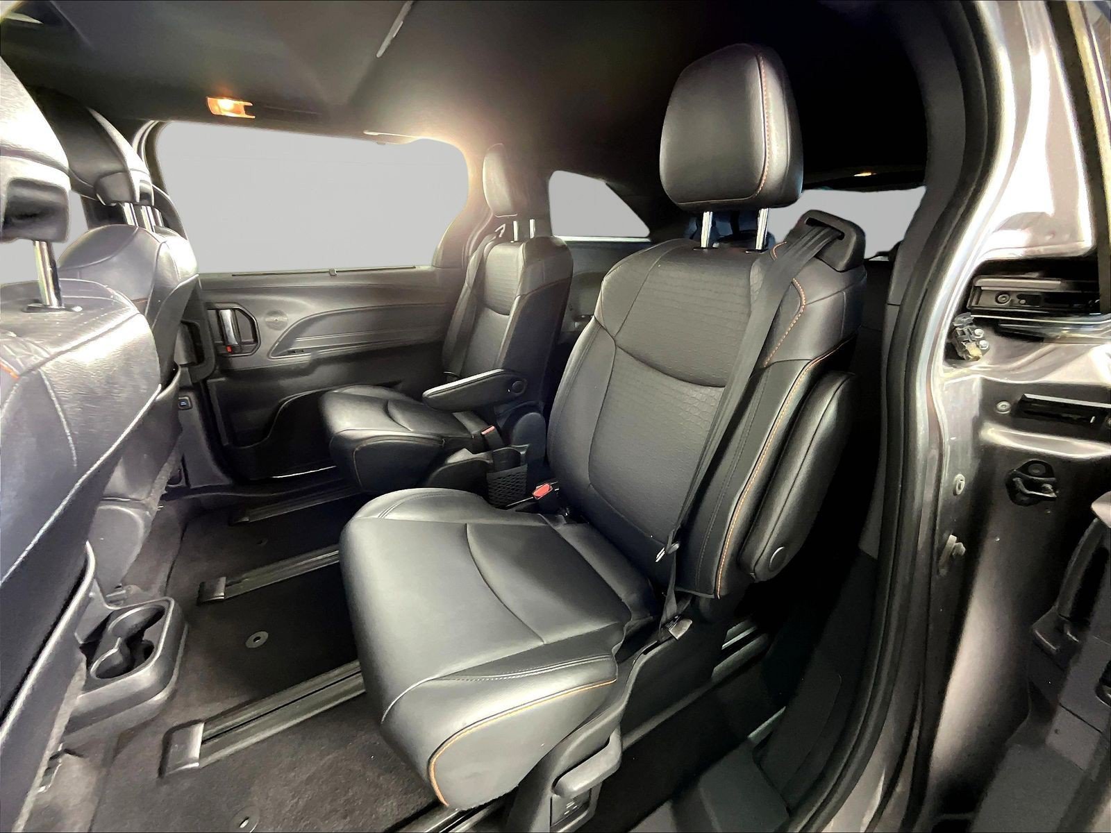 Used 2021 Toyota Sienna XSE FWD image 20