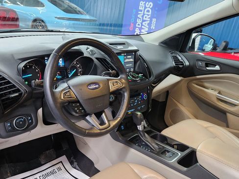 Used 2017 Ford Escape Titanium image 10