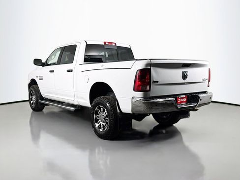 Used 2017 RAM 2500 SLT w/ Luxury Group AWD/4WD image 3