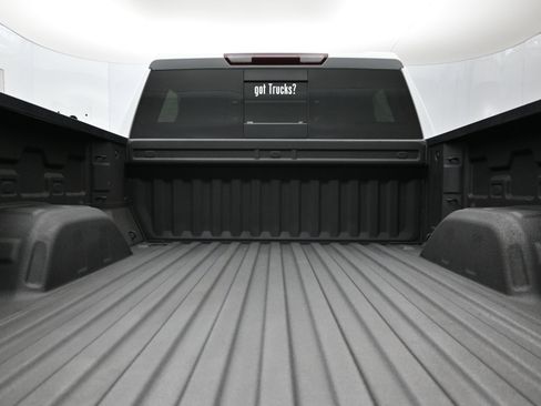 Used 2023 GMC Sierra 1500 SLT w/ SLT Premium Package AWD/4WD image 7
