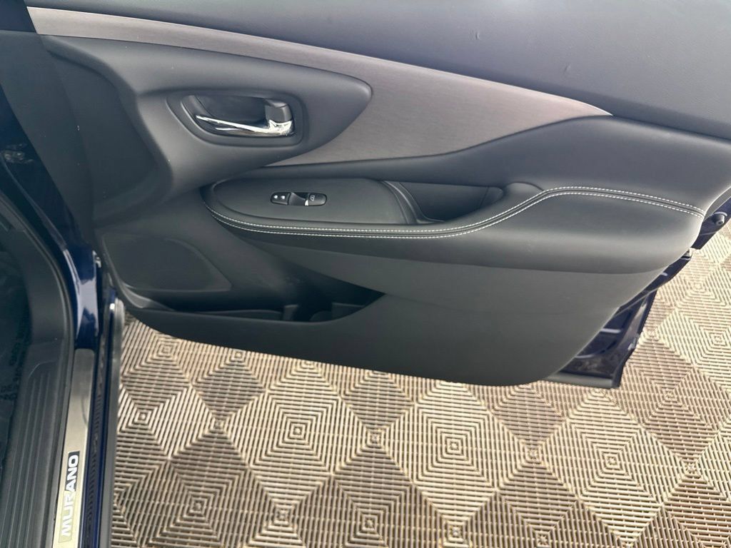 Used 2023 Nissan Murano SL w/ SL Moonroof Package FWD image 21
