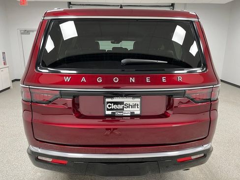 Used 2024 Jeep Wagoneer 4WD w/ HD Trailer Tow Package image 9