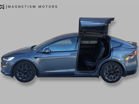 Used 2023 Tesla Model X image 4