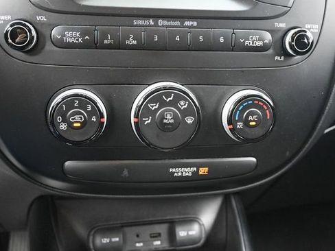 Used 2015 Kia Soul FWD image 19