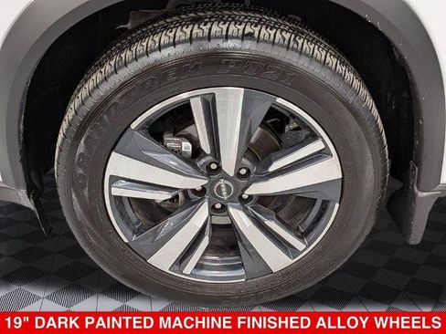 Certified 2025 Nissan Rogue SL w/ SL Premium Package AWD/4WD image 11