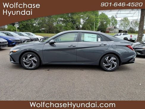 New 2026 Hyundai Elantra Limited FWD image 2