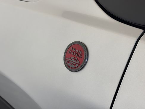 Used 2024 Jeep Compass Trailhawk image 18