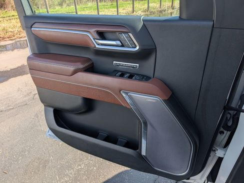 Used 2023 GMC Sierra 1500 Denali Ultimate AWD/4WD image 11