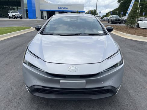 Used 2024 Toyota Prius LE FWD image 2