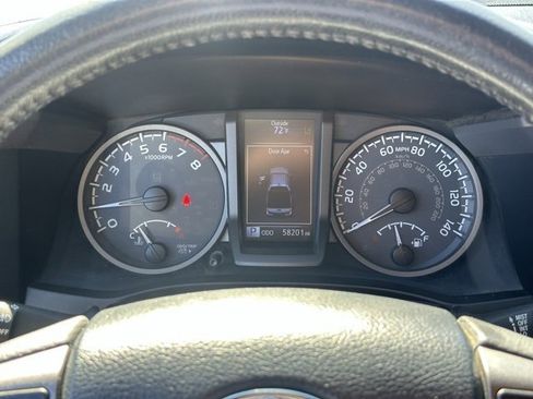 Used 2019 Toyota Tacoma TRD Sport image 7