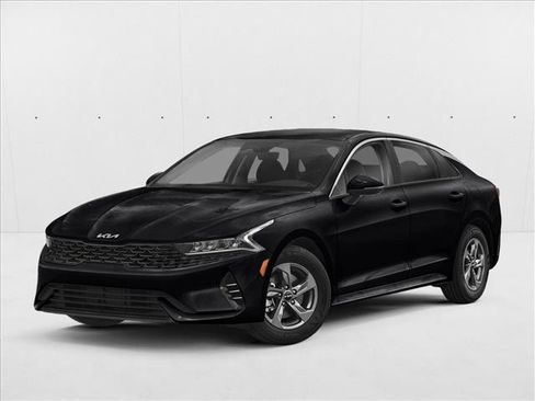 Used 2022 Kia K5 LX FWD image 1