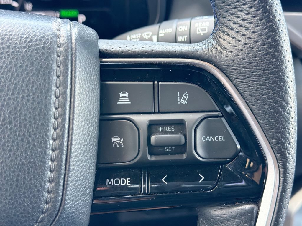Used 2023 Toyota Sequoia Platinum AWD/4WD image 27
