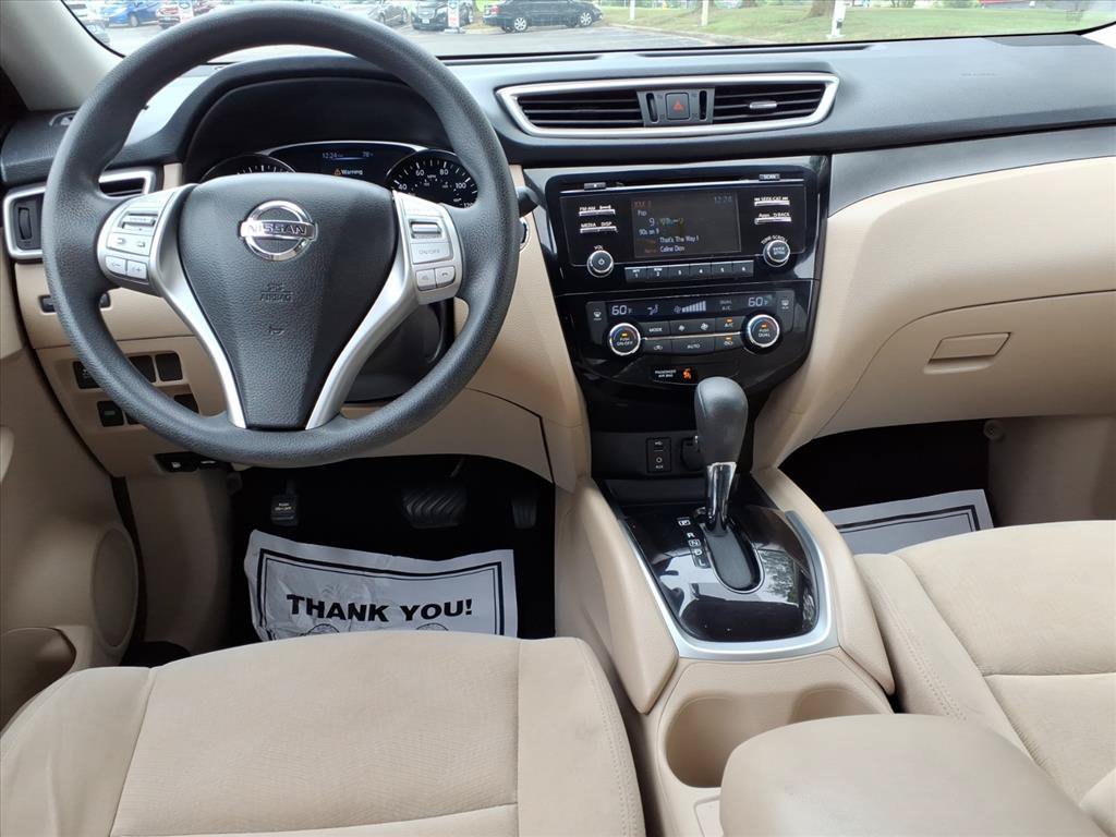 Used 2016 Nissan Rogue SV FWD image 9